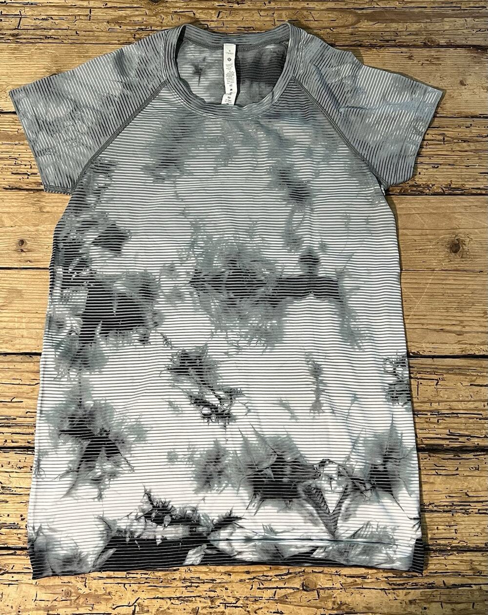 Lululemon Women’s Size 8 Shibori Graphite Grey Swiftly Tech SS 2.0 Wash